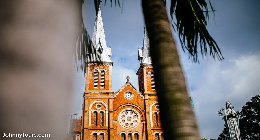 7 MUST-SEE ATTRACTIONS IN HO CHI MINH CITY 